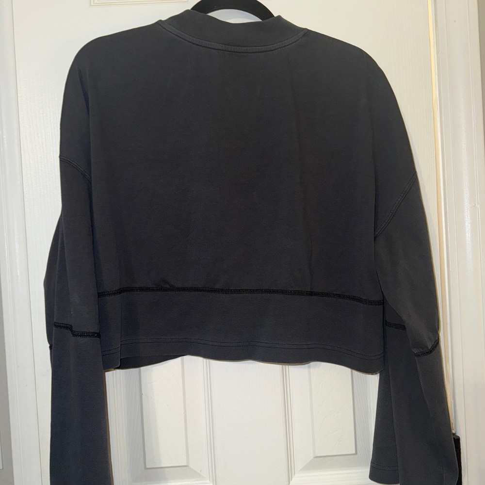 Converse Women's Black Cropped Sweatshirt - Picture 5 of 7
